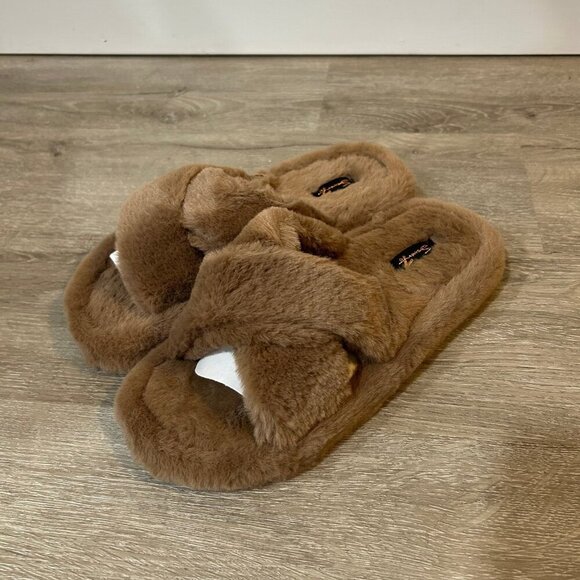 Seven7 Shoes - NIB Seven7 Tan Beige Brown Kiki Fuzzy Soft Slipper Lounge Sandals Women’s Size 8
